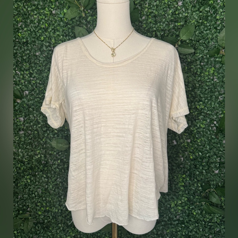Off-White Short Sleeve Women's Top With Lace Detail